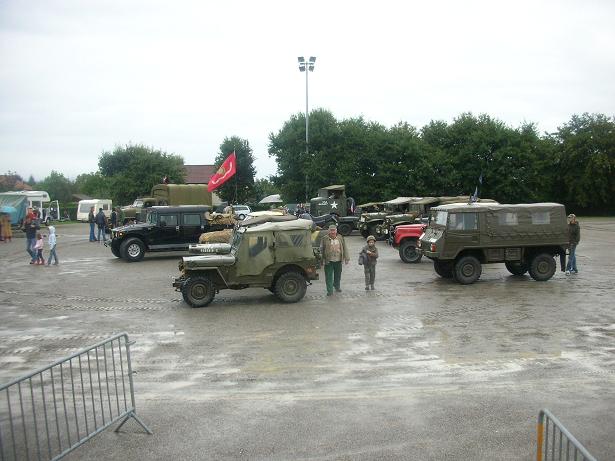 fete des vehicules militaires veigy-foncenex par l`AVM74 amicale des vehicules militaires de haute-savoie